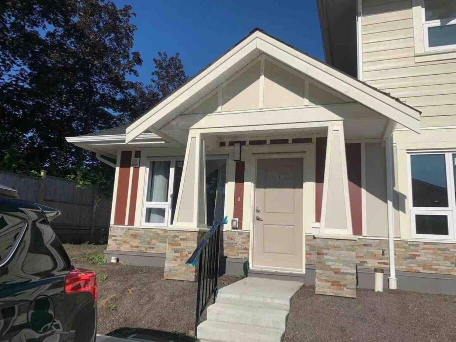 Brand New Constructed 1-Bedroom Townhouse Duncan Extérieur photo